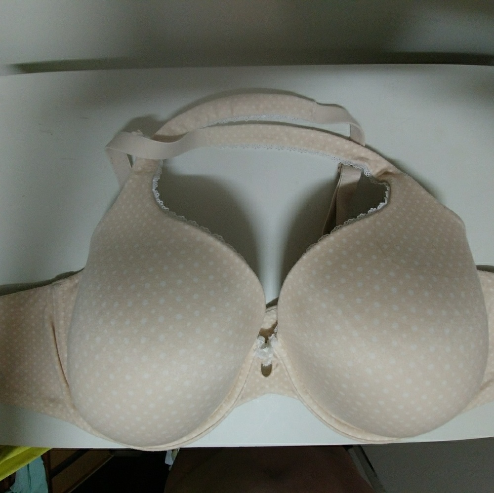 VICTORIA'S SECRET Body By Victoria Nude Bra GUC